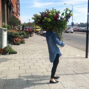 Floristen tipsar: Så väljer du blommor för avtackningar och sommarkontoret