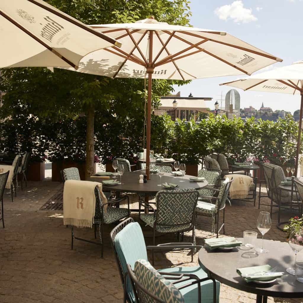Grand Hôtel lyser upp Blasieholmskajen