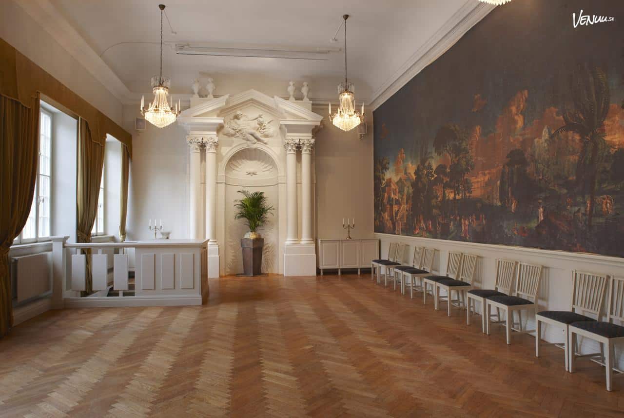 Swedenborgssalen, en historisk balsal med kristallkronor och antika tapeter, perfekt för fest, bröllop och konferenser. Rymmer upp till 130 personer, med marmorhall för drinkar och möjlighet att komponera en bröllopsmeny.