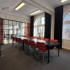 Professionell möteslokal på Dockside Meeting & Conference i Göteborg, perfekt för styrelsemöten