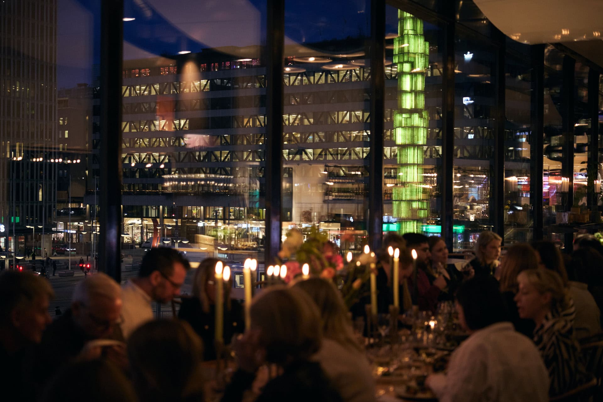 Välkommen till Mötesbaren på Teaterbaren mitt i Stockholm