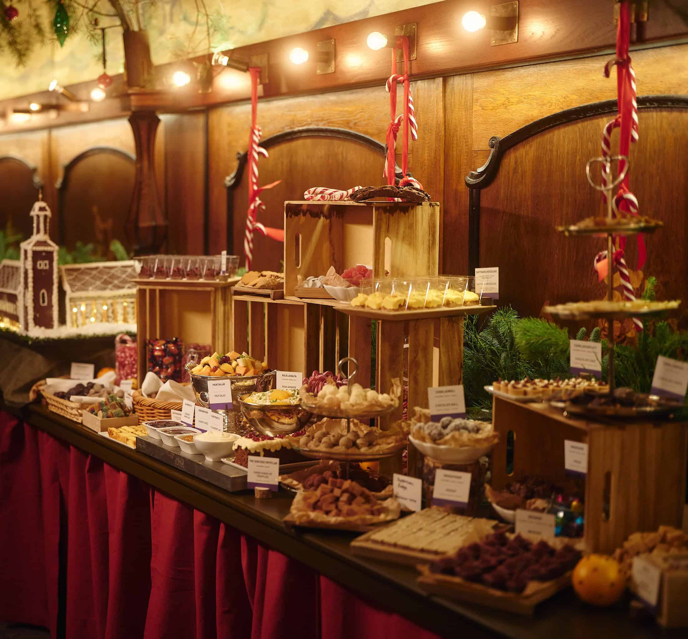 Julbordslunch i Stadshuskällaren 1 Julbordslunch i Stadshuskällaren