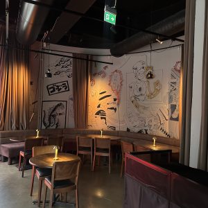 En kväll där skratten byggde starkare relationer på Moyagi