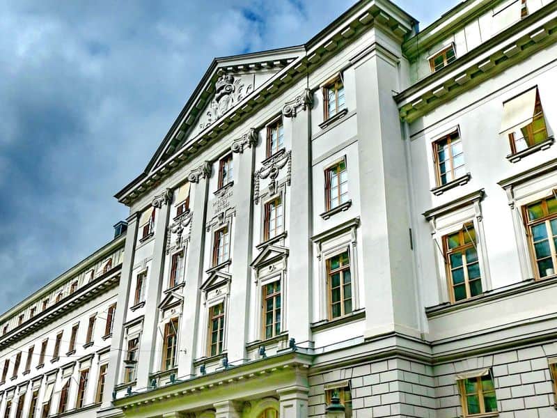 Härifrån styrdes Sverige – i dag bygger familjen Hanna & De Lima en prestigeanläggning för möten & events i centrala Stockholm