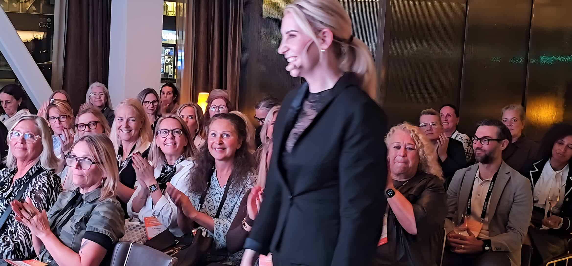 Skratt, magi och nya möten när 66 ledningsassistenter samlades på Miss Clara