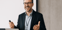 Sveriges populäraste föreläsare och moderatorer – inspiration till era nästa konferenser och kickoffer